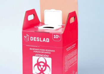 Recipiente para la eliminación de residuos punzocortantes biocontaminados de cartón microcorrugado de 10 litros
